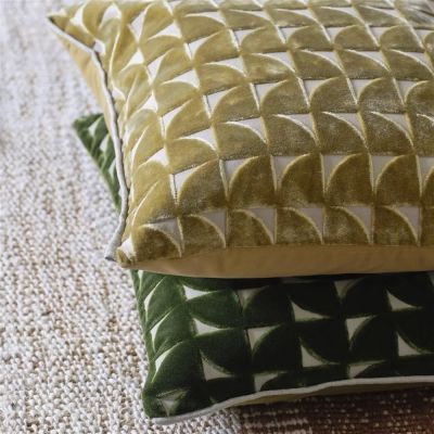 Designers Guild Kissen Marquise Velvet, in Hemp und Fern
